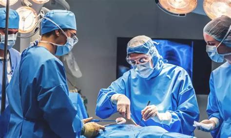 Fascia iliaca and pericapsular nerve group blocks may bring pain relief ...