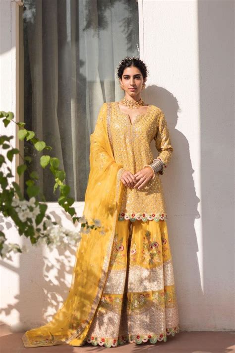 Lohri 2023: embroidered shararas, brocade sets and velvet kurtas to ...