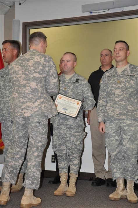 25th ID commanding general recognizes Soldier's role in the MRX ...