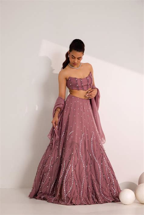 30+ Corset Blouse Designs to Upgrade Your Ethnic Wardrobe