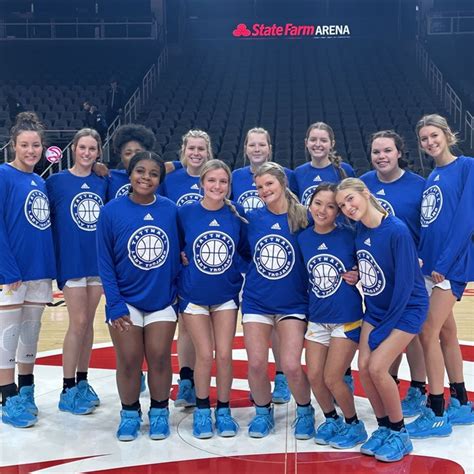 Girls Basketball Team 的图像结果