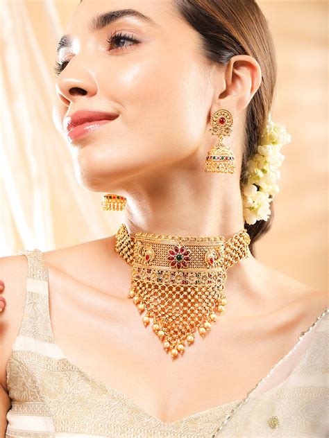 5 Beautiful Gold Choker Set Designs Perfect For Brides | Herzindagi