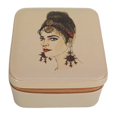 Beige Jewellery Box – treasurehuntIn