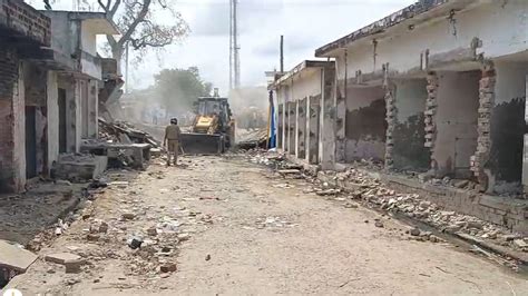 Bahraich Bulldozer Action, Bulldozer Action In Bahraich, Bulldozer ...