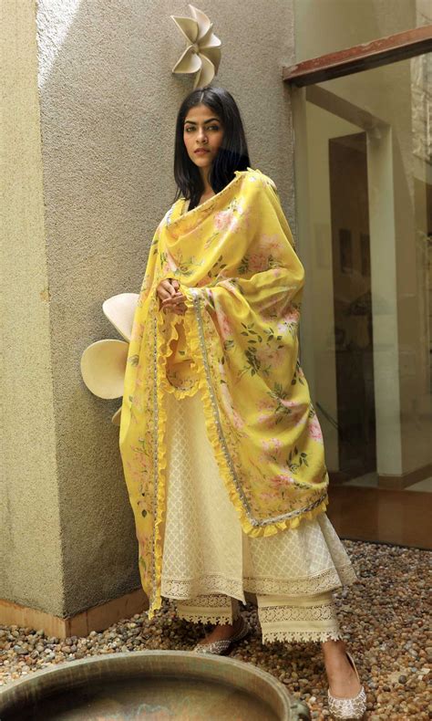 Lacey Daisy Set- Off White cotton-jamdani angrakha with pant and dupat ...