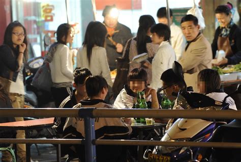 邢台123：谁说现在饭店的生意不好，这里排长队