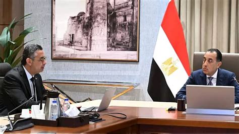 رئيس الوزراء يتابع مستجدات تطوير منظومة الدعم وتعزيز كفاءة برامج الحما ...