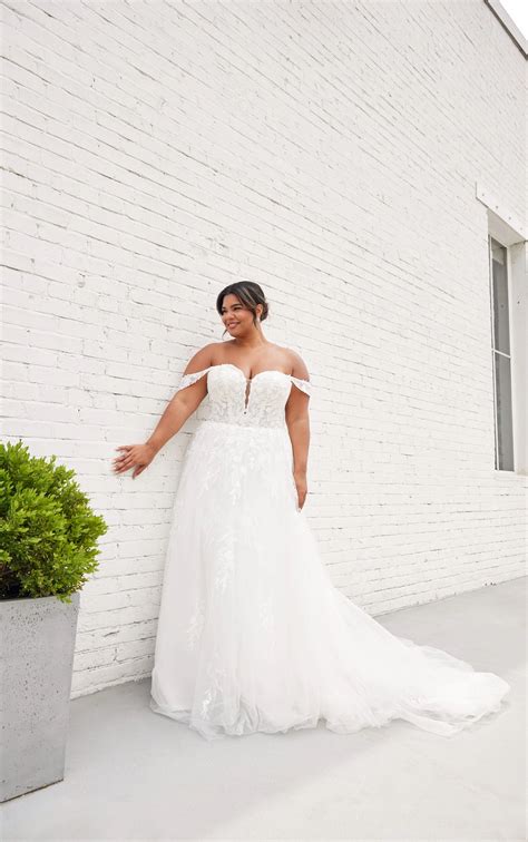 Timeless Romance Plus Size Lace Wedding Dress - Style 7849