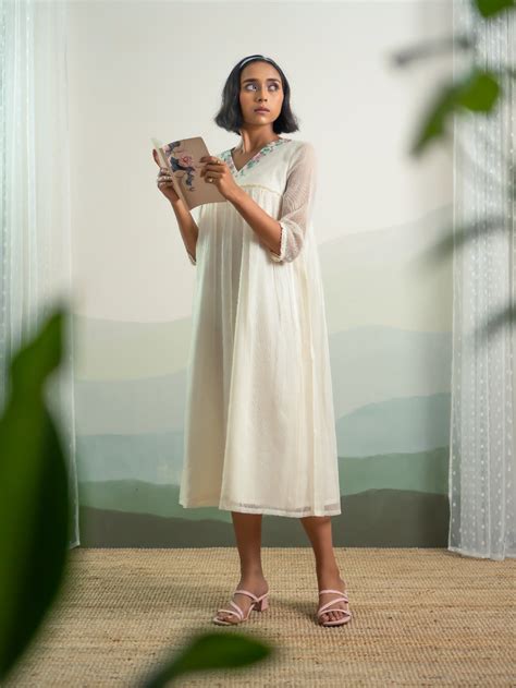 Tarah Kurti – Silpaa.in