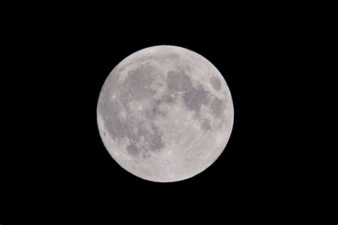 All about the full hunter's moon of October and its effects on zodiacs
