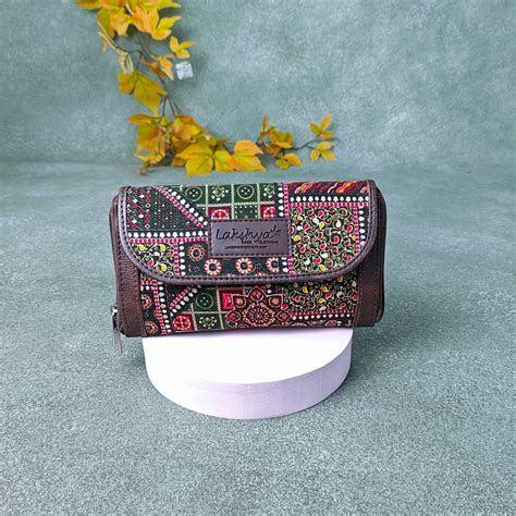 Handmade Wallets Dual Zip Suzaani Prints – lakshya bags