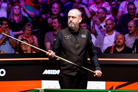 Mark Williams Trails Judd Trump After Scrappy Opening Session At Crucible
