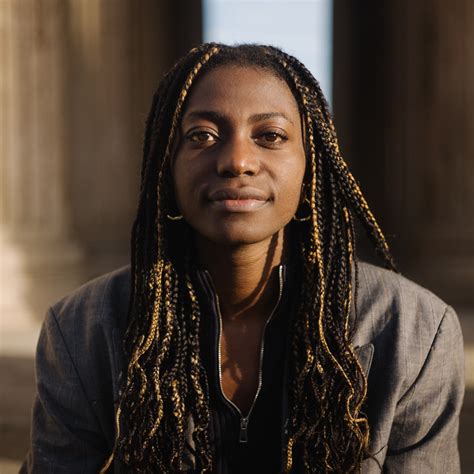 Ohne Pass: So lebt Christiana Bukalo als Staatenlose in Deutschland ...