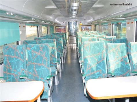 Now, Delhi-Agra at 160 km/hr on Gatimaan Express - Gatimaan Express ...