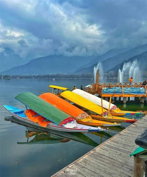 Amazon launches first floating store on Srinagar's Dal Lake ...