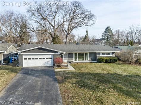 8634 Golfside Dr, Commerce Township, MI 48382 | Homes.com