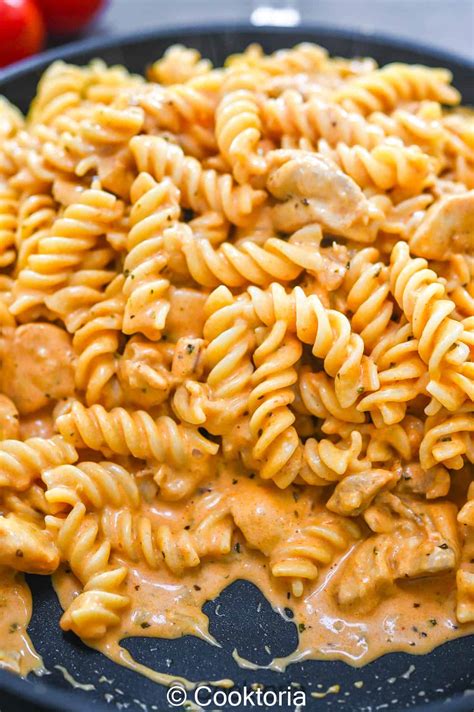 The Creamiest Rotini Pasta with Chicken (And So Simple!) | COOKTORIA