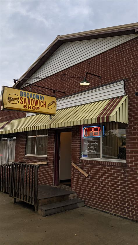 The West Virginia Hot Dog Blog: Parkersburg HDJ Review - Broadway ...