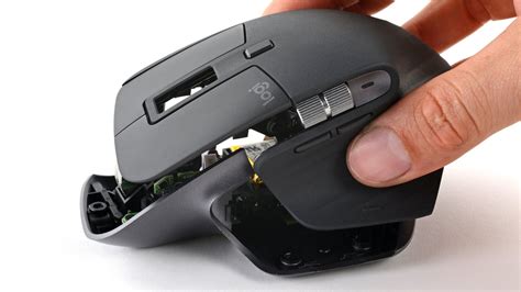 Logitech Mouse Disassembly 的图像结果