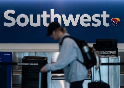 Southwest Airlines flight takes dramatic plunge in response to nearby ...