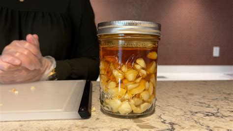 The Surprising Health Benefits of Honey Mixed with Onions – Green Tricks