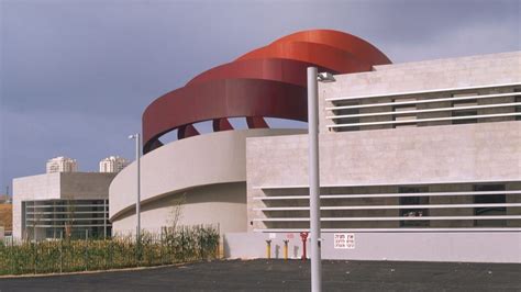 Israel's Design Museum Holon stands for the desert country's topography ...