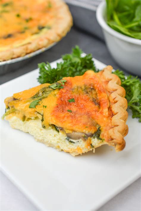Cheesy Spinach and Mushroom Quiche