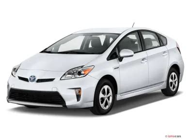 2013 Toyota Prius Interior, Cargo Space & Seating | U.S. News