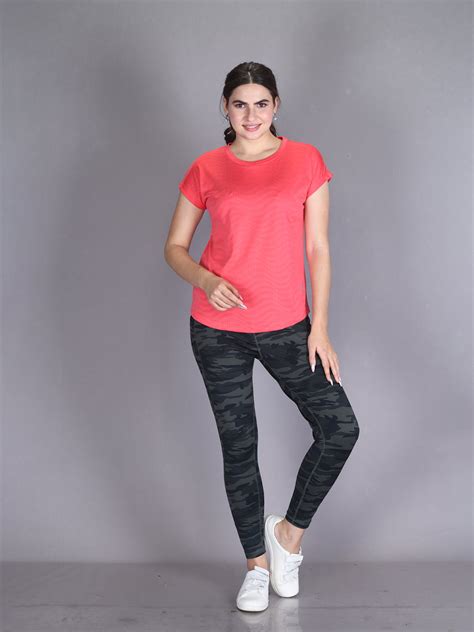 Women's Activewear T-Shirts for Fitness Enthusiasts – LYRA