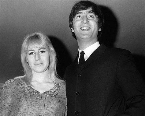 Ok too cute | Beatles girl, John lennon first wife, John lennon