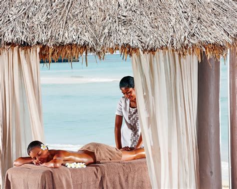Here's How Fiji Is Curating Wellness Experiences By Using Its Natural