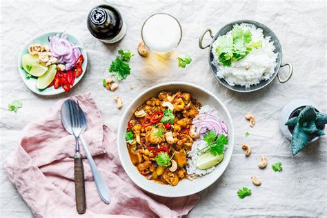 Veggie-Curry mit Kichererbsenküchlein · Eat this!