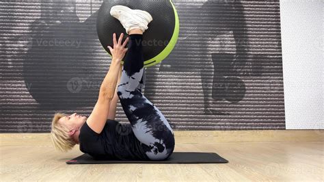 Fitball Workout Routine 的图像结果