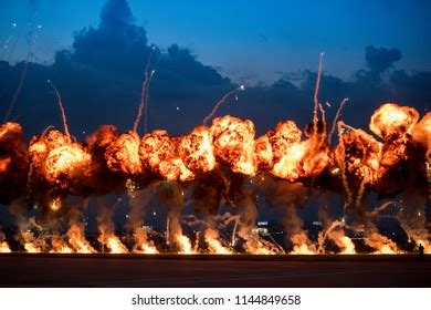 Hall Exploding 的图像结果