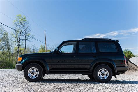 A 1k-Mile 1994 Toyota Land Cruiser Just Sold For A Whopping $136,000 | Carscoops