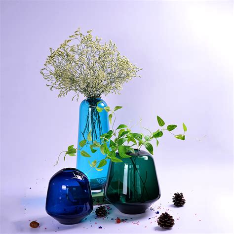 北欧简约绿色玻璃花瓶现代创意插花瓶家居客厅餐桌百合水培花瓶-美间设计