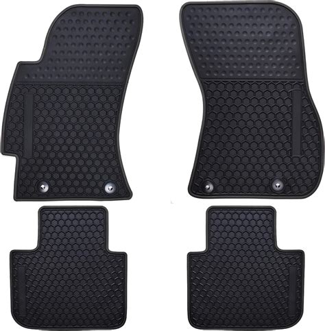 Top 3 Best Floor Mats for Subaru Outback [Made by Subaru]
