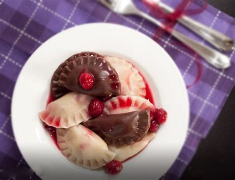 Шоколадные вареники с вишней - Master recipes
