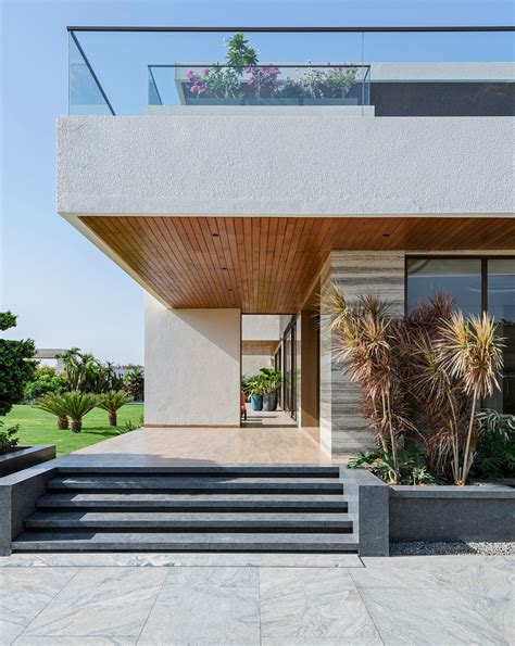 In this modern and art-filled Indore home, summer takes a sabbatical ...