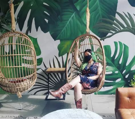 Professional Cuddler Keeley Shoup Gets Bizarre Customer Requests