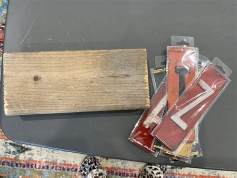 How to Make a Sign Using License Plates 的图像结果