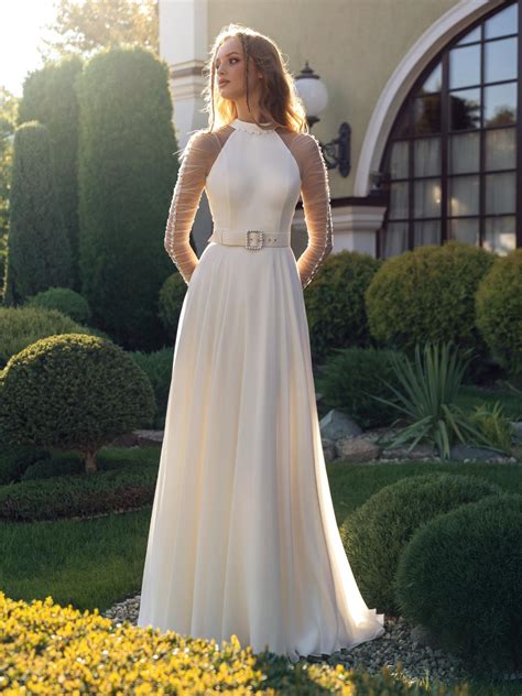 Halter Wedding Gown To Wear With Jackets