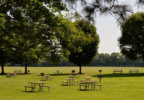 Etra Lake Park - Play soccer on the fields, have a picnic at one of the ...