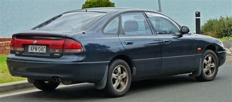 Pictures of Mazda 626 Hatchback (GD) 1987–92 (2048x1536)