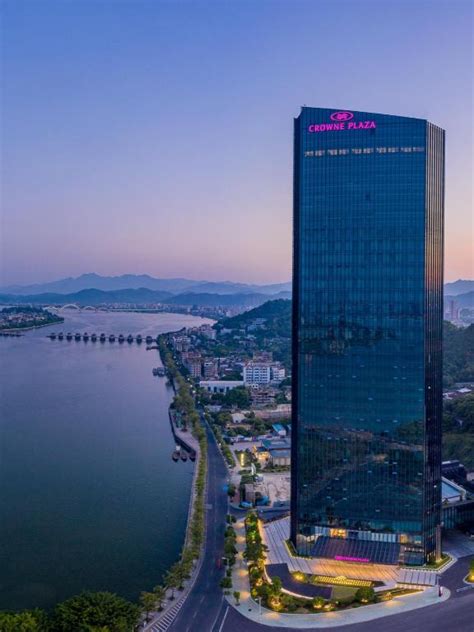 潮州潮州腾瑞皇冠假日酒店 – 2023最新房价