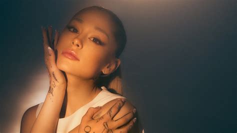 Ariana Grande comparte la quinta portada de su álbum 'eternal sunshine ...