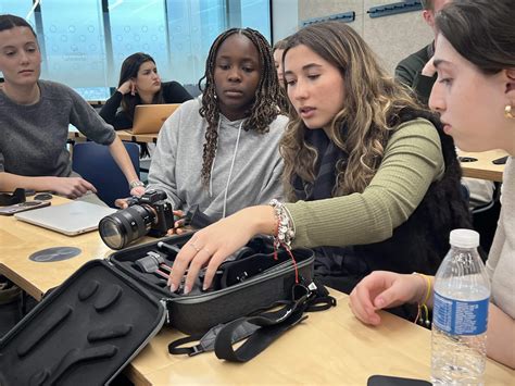COMMUNICATION LAB – IEU Labs