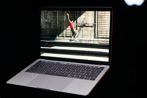macbook 在 Touch Bar 上显示歌词的小技巧-苹果软件盒子