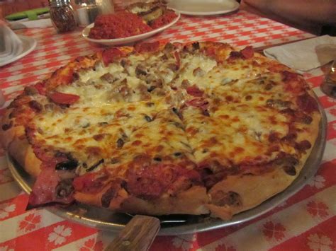 Redwood Highway: Ferndale Pizza Co