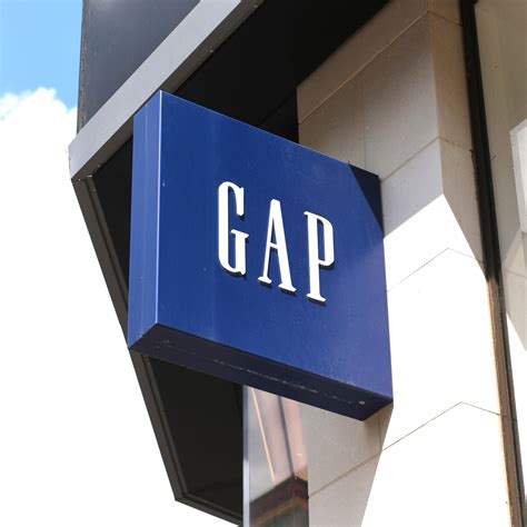 Elton John Shares the Stories Behind His Iconic Looks in New Doc - Parade